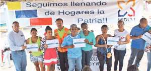 39 certificados correspondientes a incentivos de reparaci&oacute;n de vivienda fueron entregados a habitantes de Muisne.