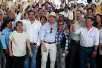 El presidente Daniel Noboa compartió con representantes del sector ganadero en Durán. 