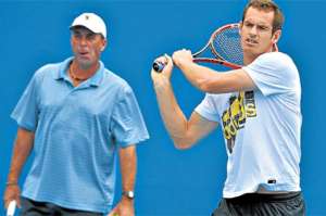 Andy Murray  (der.) e Ivan Lendl en uno de los &uacute;ltimos entrenamientos que realizaron juntos en el torneo Indian Wells. Foto: AFP.