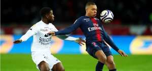 Pel&eacute; cree que Mbapp&eacute; puede ser su heredero con sus logros
