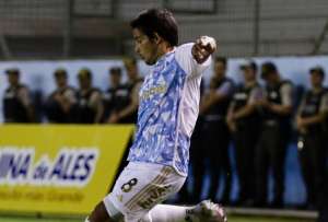 El Nacional y Aucas empatan sin goles mientras Emelec rompe su racha sin victorias.