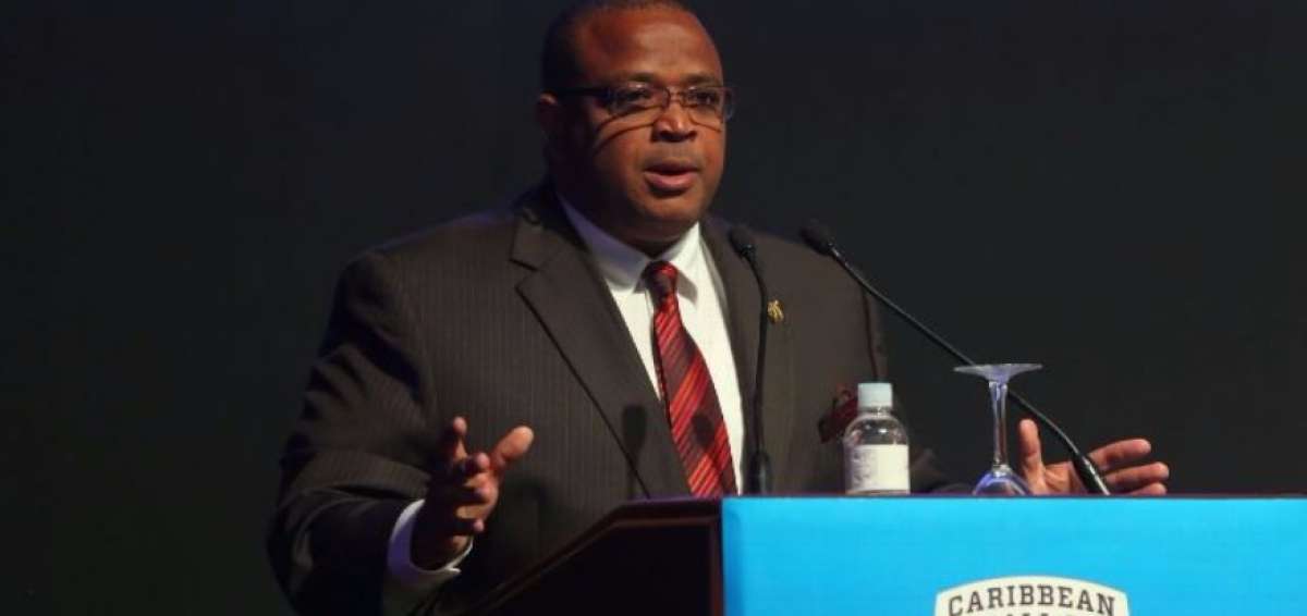 La FIFA pide 4 a&ntilde;os de suspensi&oacute;n contra Gordon Derrick, sucesor de Warner