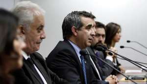 Las autoridades que conforman la mesa de justicia durante una rueda de prensa.  Foto: Consejo de la Judicatura. 