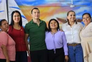 Beneficiarios de programas de cr&eacute;dito, educaci&oacute;n y empleo compartieron sus experiencias.