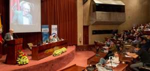 El soci&oacute;logo brasile&ntilde;o, Emir Sader; Pabel Mu&ntilde;oz, y Ren&eacute; Ram&iacute;rez, de Senescyt, participaron en la cita.