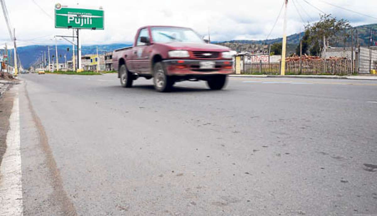 En la v&iacute;a Panamericana Norte, buses interprovinciales, camiones, camionetas y autos circulan superando los l&iacute;mites de velocidad permitidos. Foto: Silvia Osorio |  para El Tel&eacute;grafo