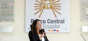 Ver&oacute;nica Artola asumi&oacute; la gerencia general del Banco Central del Ecuador (BCE) desde que empez&oacute; el gobierno de Len&iacute;n Moreno, el 24 de mayo de 2017.