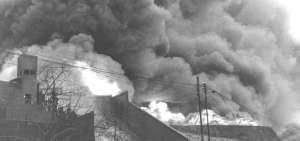 Incendio causa m&aacute;s de 180 muertes en Tacoa