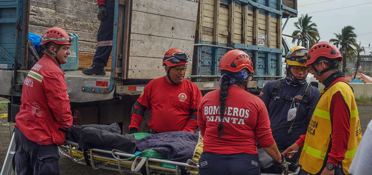 Con un simulacro de rescate en estructuras colapsadas concluy&oacute; el taller  impartido por 9 socorristas espa&ntilde;oles de Bomberos Unidos Sin Fronteras.  