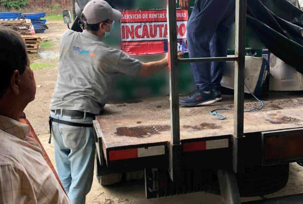 En Quito, Guayaquil, Ambato, Portoviejo, Babahoyo y Machala se incautaron 136.084 botellas de licor de producción nacional.