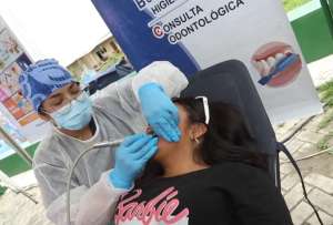 Una brigada de servicios del Gobierno Nacional llegó al cantón Playas en Guayas. 