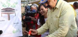 Presidente venezolano lanza plan de agricultura urbana para mitigar escasez