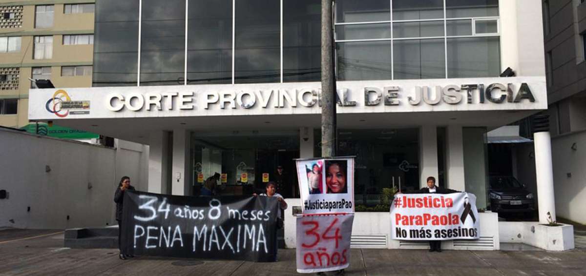 La audiencia de apelaci&oacute;n se realiz&oacute; ayer en la Corte Provincial de Justicia. Varios colectivos de mujeres llegaron para apoyar a la familia de la v&iacute;ctima. 