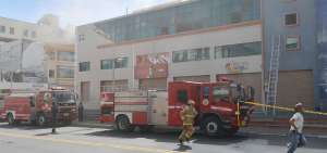 La r&aacute;pida intervenci&oacute;n del personal de Cuerpo de Bomberos evit&oacute; que las llamas consuman otras secciones del centro de expendio ambate&ntilde;o.