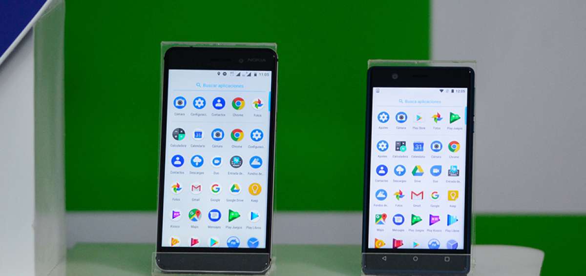 El Nokia 3 (der.) ya se puede encontrar en puntos de venta de Telef&oacute;nica Movistar y el Nokia 6 estar&aacute; disponible la pr&oacute;xima semana por el hurac&aacute;n Irma. 