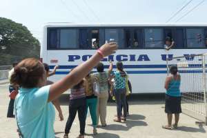 Trasladaron a m&aacute;s reos desde la Penitenciar&iacute;a hacia el nuevo Centro Regional del Guayas