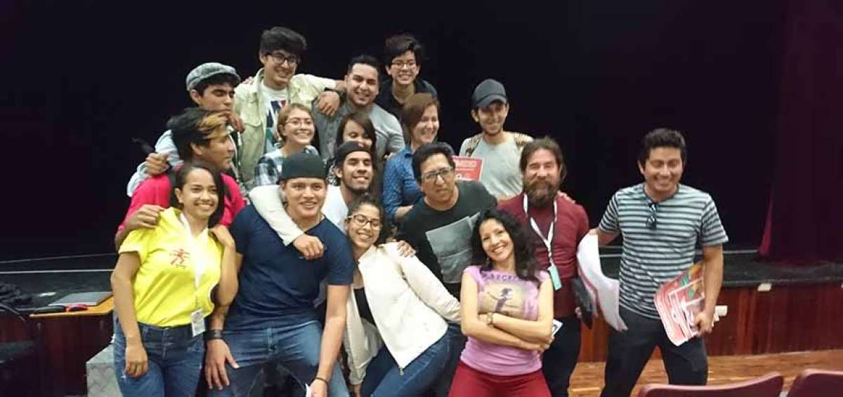 Los ganadores del festival despu&eacute;s de recibir los galardones, el pasado fin de semana, en la Universidad Laica Eloy Alfaro de Manab&iacute;.