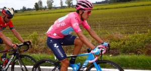El ciclista ecuatoriano Richard Carapaz se mantiene como l&iacute;der del Giro de Italia.