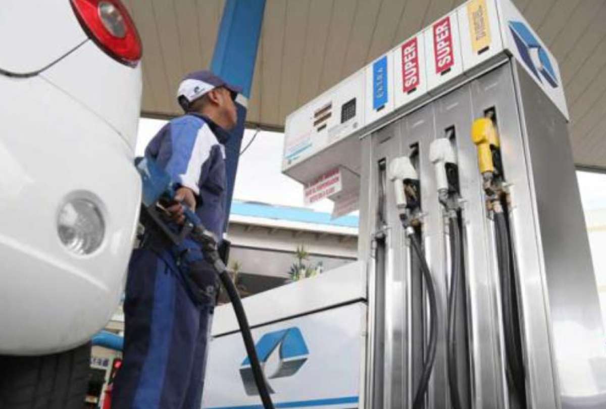 El precio de la gasolina súper se fija en USD 5,13