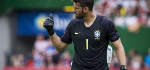 Liverpool ficha al brasile&ntilde;o Alisson por cantidad r&eacute;cord para un arquero
