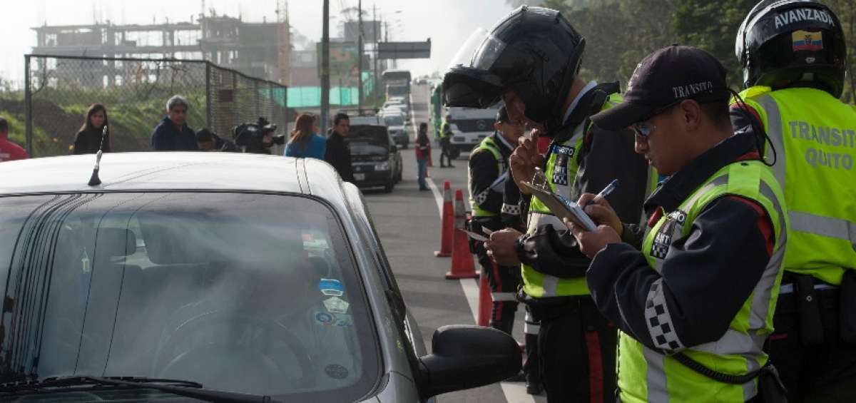 Las sanciones de contravenciones de tr&aacute;nsito se establecen de acuerdo al monto del salario b&aacute;sico unificado (SBU) en Ecuador.