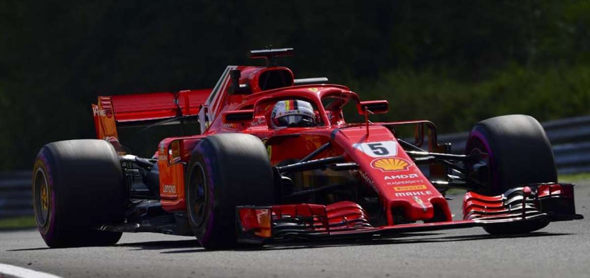 Auto Ferrari durante las pruebas.