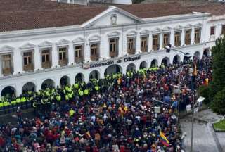 Manifestantes amenazan con tomarse la Gobernación de Cotopaxi