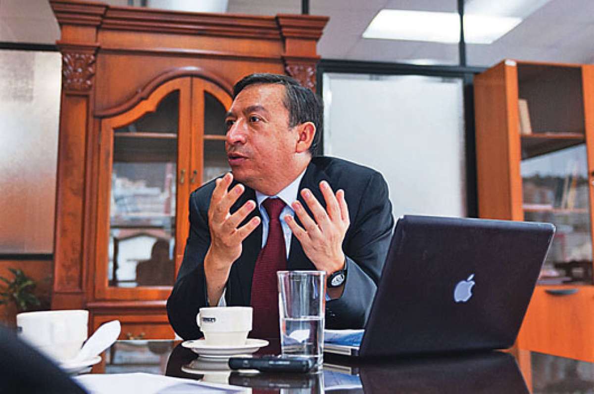 Francisco Cadena, director del Ceaaces, habl&oacute; sobre el sistema de evaluaci&oacute;n de carreras. Foto: Jhon Guevara/ El Tel&eacute;grafo