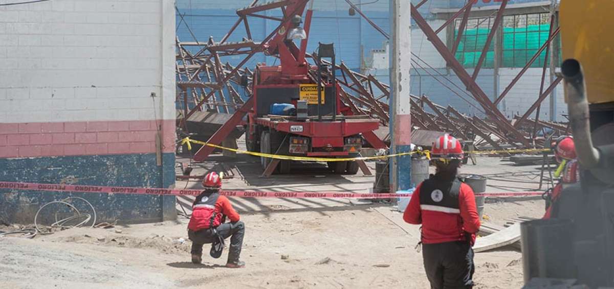 Los socorristas del Cuerpo de Bomberos fueron informados alrededor de las 10:20. Cerca de 20 obreros trabajaban en la obra cuando cay&oacute; el techo. 