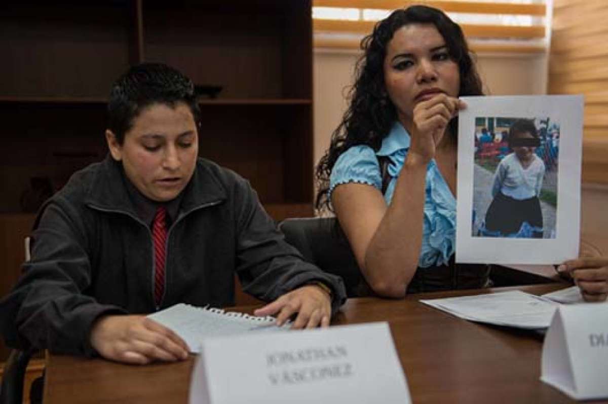 Jonathan V&aacute;sconez (izquierda) relat&oacute; c&oacute;mo fueron estos 4 a&ntilde;os sin poder ver a su hija (foto). Foto: Marco Salgado/ El Tel&eacute;grafo