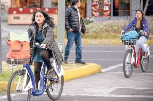 Los usuarios permanentes son quienes m&aacute;s cuidan las bicicletas y denuncian el abandono del sistema. Foto: Archivo/ El Tel&eacute;grafo 