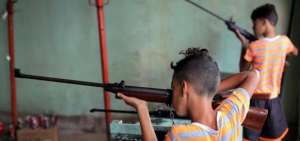 Mantener a los ni&ntilde;os alejados de las armas, el objetivo de Unicef
