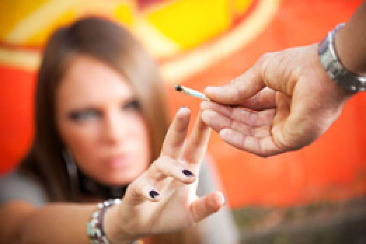 500 cartillas sobre prevenci&oacute;n del consumo de drogas ser&aacute;n entregadas a padres de familia