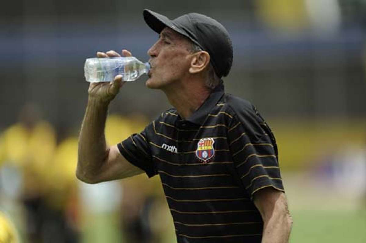Luis Soler entren&oacute; el a&ntilde;o pasado a Barcelona y anteriormente dirigi&oacute; al Deportivo Cuenca. Foto: Archivo/El Tel&eacute;grafo