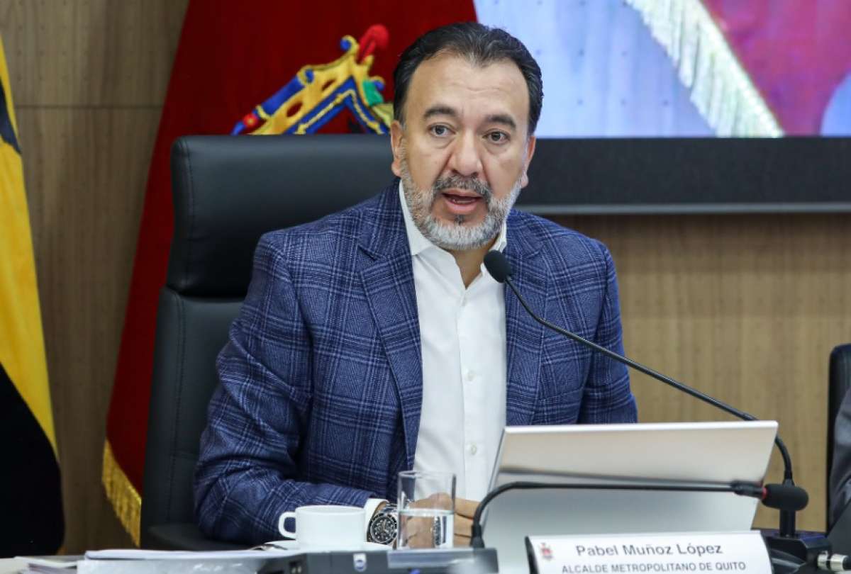 El alcalde Pabel Muñoz también afronta un intento de posible revocatoria de su mandato en la capital ecuatoriana.