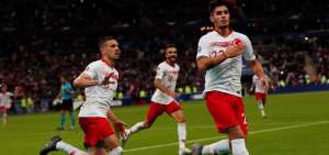 Turqu&iacute;a arranca un empate a Francia por eliminatorias de Eurocopa