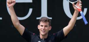 Federer vuelve a caer ante Thiem que jugar&aacute; la final en Stuttgart