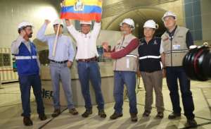 El vicepresidente de la Rep&uacute;blica, Jorge Glas (c), particip&oacute; de las pruebas. Foto: Ministerio de Electricidad y Energ&iacute;a Renovable