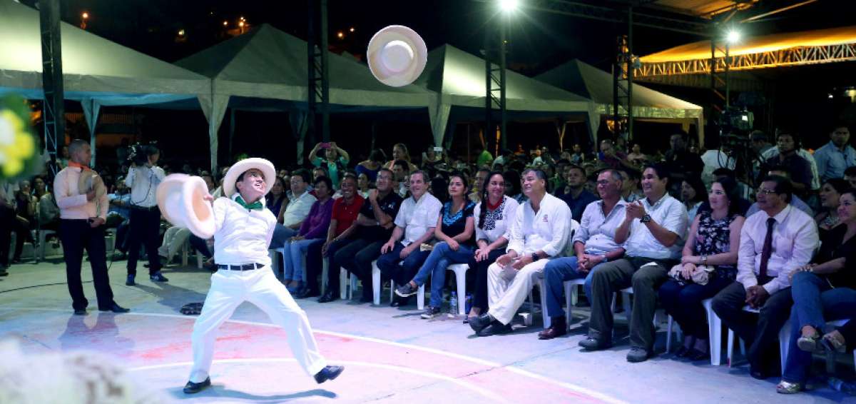 En Montecristi, provincia de Manab&iacute;, se realiz&oacute; el &uacute;ltimo gabinete y Noche Cultural.