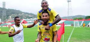 Delf&iacute;n le dio vuelta al partido y venci&oacute; 3-1 a El Nacional