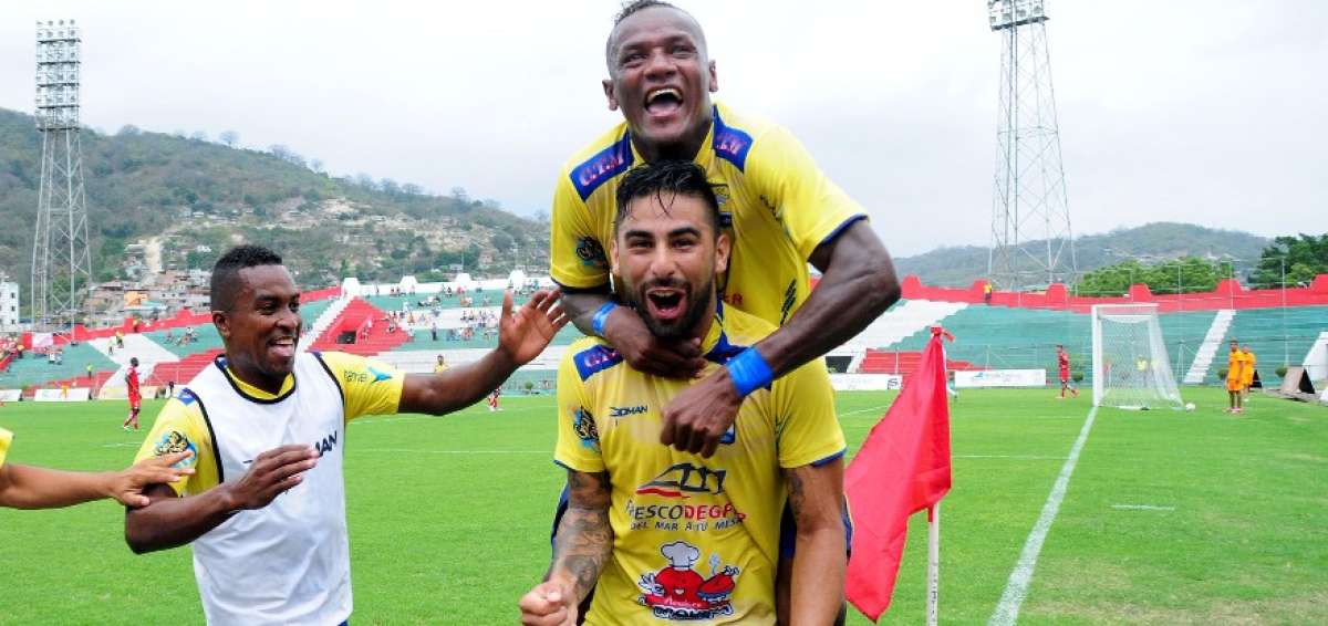 Delf&iacute;n le dio vuelta al partido y venci&oacute; 3-1 a El Nacional