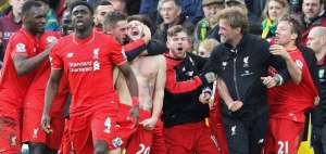 Liverpool gana al Norwich 'in extremis' en un festival de goles