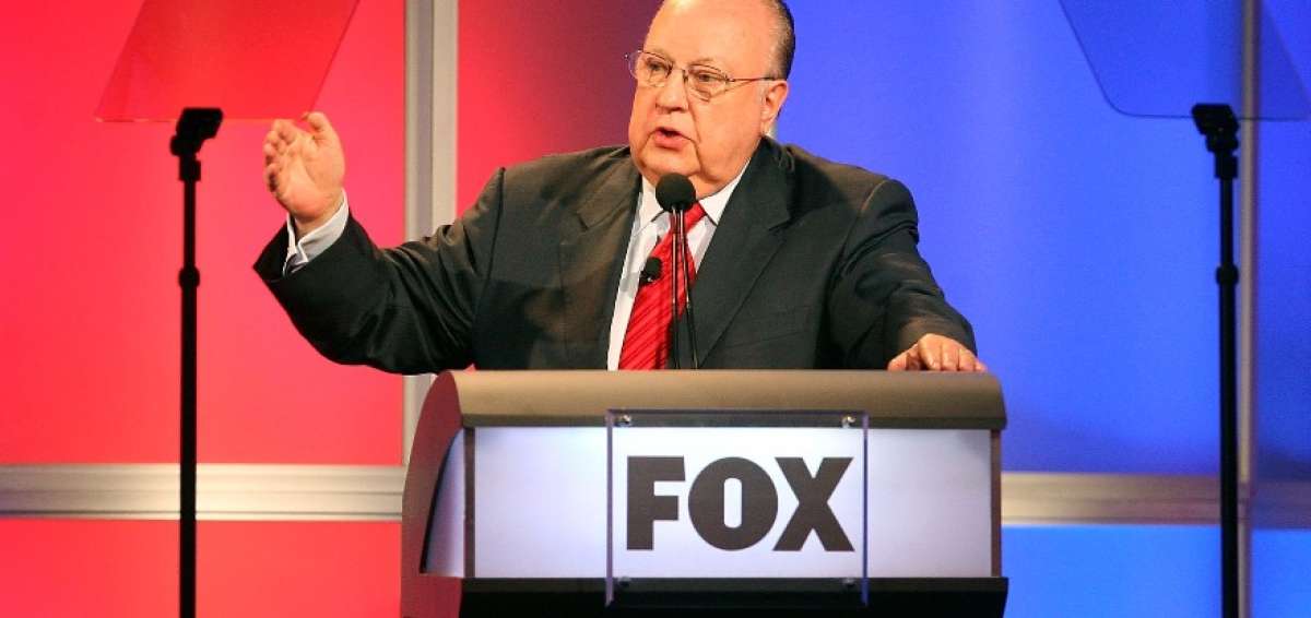 Ailes era un amante de la pol&iacute;tica, a la cual se dedic&oacute; tras bastidores. 