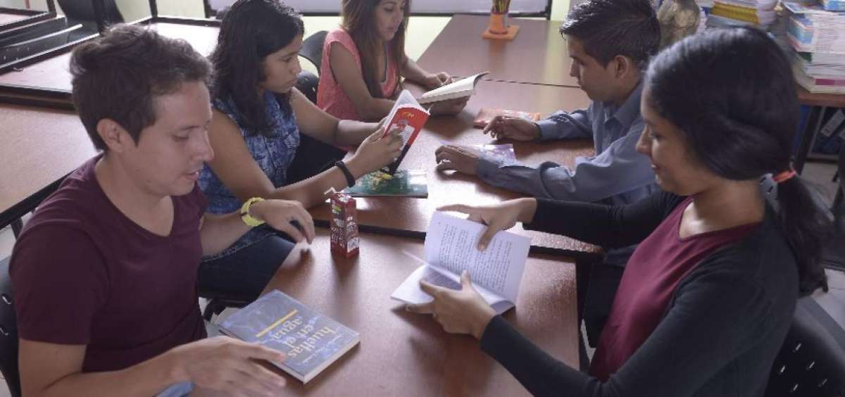 Los participantes preparan sus propuestas para crear videos que incentiven los buenos h&aacute;bitos. El 19 de abril un jurado calificar&aacute; las iniciativas compartidas.