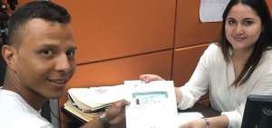 La Coordinaci&oacute;n Zonal 7 del Ministerio de Relaciones Exteriores realiz&oacute; la entrega de la primera visa electr&oacute;nica, en la ciudad de Machala.