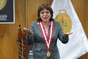 Juez constitucional otorga dos días a la JNJ para reponer a Delia Espinoza como fiscal general de Perú.