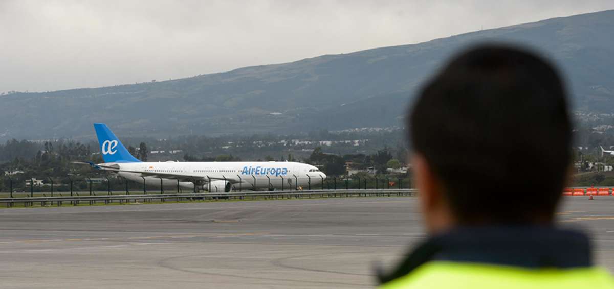 La aerol&iacute;nea espa&ntilde;ola Air Europa realiz&oacute; su vuelo inaugural en la ruta Madrid-Quito el martes. Esta previsto que nuevas aerol&iacute;neas operen en el pa&iacute;s.