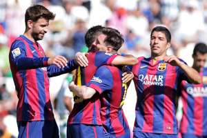 Su&aacute;rez y Messi fueron los m&aacute;s destacados en la goleada a domicilio. Foto: Agencia AFP