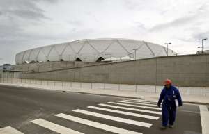 El estadio Arena Amazonia est&aacute; ubicado en Manaos y ser&aacute; sede hoy del partido entre Inglaterra e Italia. Foto: EFE