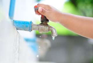 El servicio de agua potable se restablece de a poco en los barrios del sur de Quito. Estos son algunos tips para ahorrar este recurso. 
